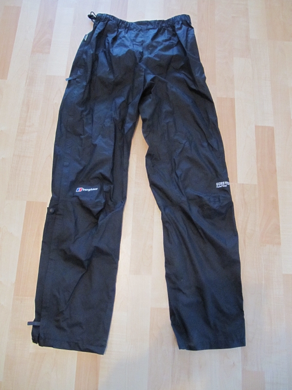 Regenhose im Test atmungsaktiv wasserdicht Berghaus Paclite