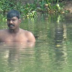 Inder beim Baden